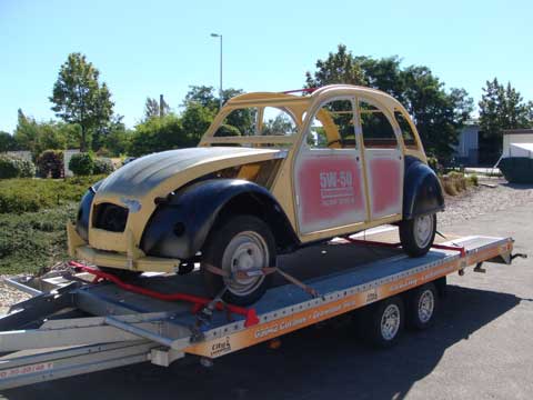 Citroën 2CV (Ente) vor der Lackierung